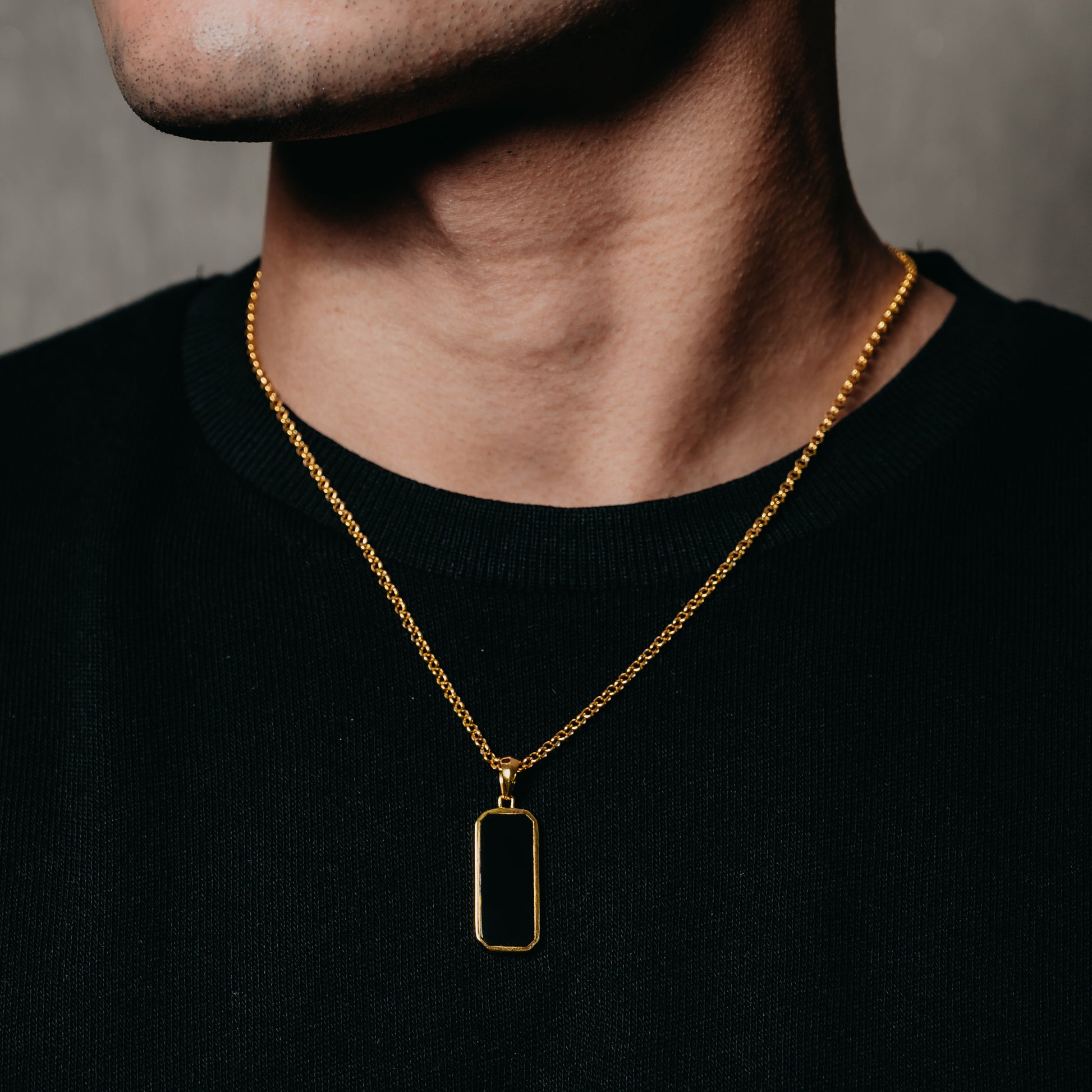 Onyx Pendant (Gold)